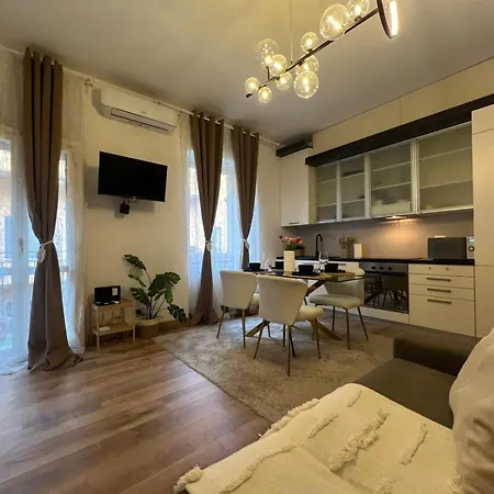 Apartment La Regina Delle Locazioni In Bocconi Milan