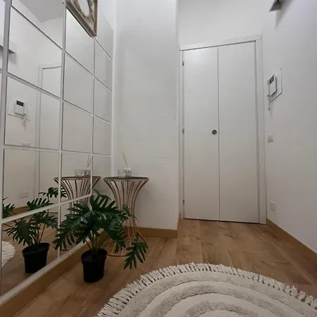Apartment La Regina Delle Locazioni In Bocconi Milan