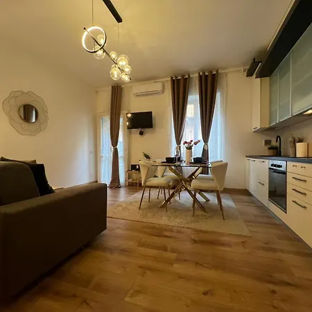 Apartment La Regina Delle Locazioni In Bocconi Milan