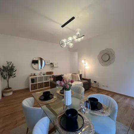 Apartment La Regina Delle Locazioni In Bocconi Milan